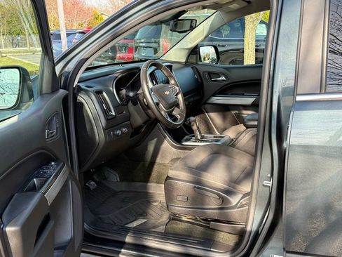 Used 2017 Chevrolet Colorado LT w/ LT Convenience Package image 12