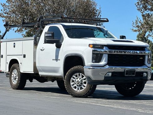 Used 2020 Chevrolet Silverado 2500 LT w/ Convenience Package AWD/4WD image 2