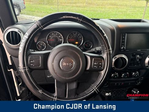 Used 2016 Jeep Wrangler Unlimited Sahara AWD/4WD image 16