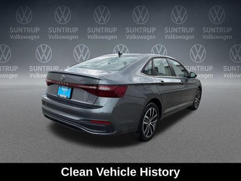 Used 2025 Volkswagen Jetta SE w/ Sunroof Package FWD image 6