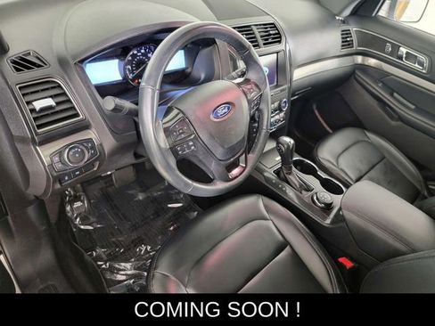 Used 2019 Ford Explorer XLT w/ Equipment Group 202A AWD/4WD image 12
