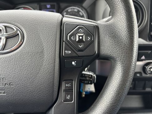 Used 2020 Toyota Tacoma SR image 31