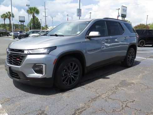 Used 2023 Chevrolet Traverse RS w/ LPO, Floor Liner Package AWD/4WD image 8