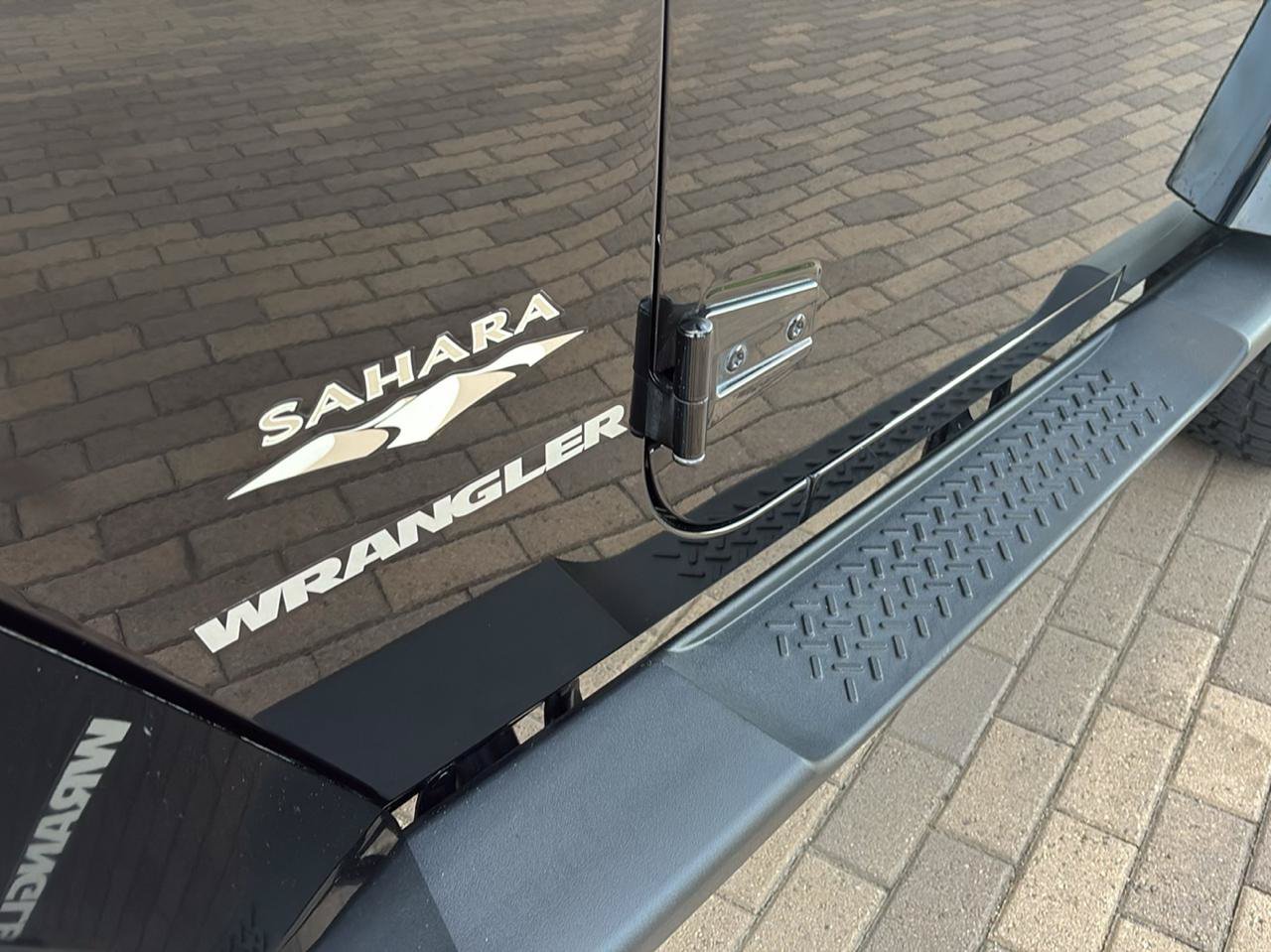 Used 2015 Jeep Wrangler Sahara w/ Connectivity Group AWD/4WD image 6