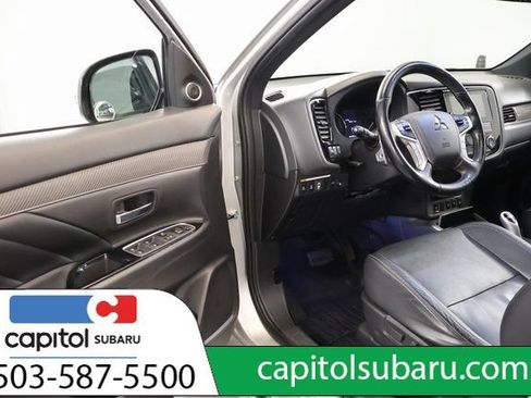 Used 2019 Mitsubishi Outlander SEL AWD/4WD image 10