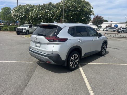 Certified 2022 Nissan Rogue SV w/ SV Premium Package FWD image 5