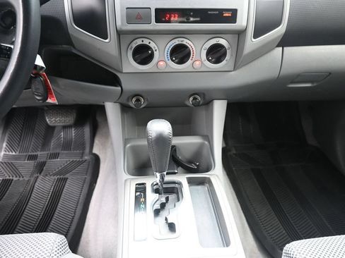 Used 2006 Toyota Tacoma PreRunner RWD image 13