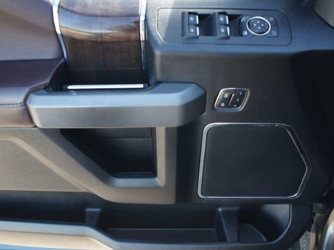 Used 2015 Ford F150 Platinum w/ Equipment Group 701A Luxury image 17