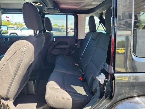 Used 2023 Jeep Wrangler Sahara w/ Cold Weather Group image 15