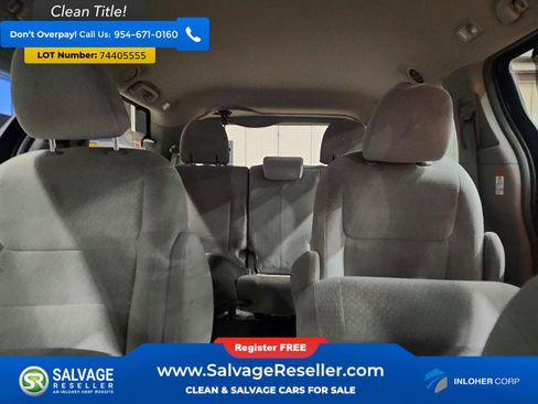 Used 2015 Toyota Sienna LE AWD/4WD image 13
