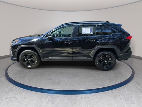 Used 2023 Toyota RAV4 XLE image 8