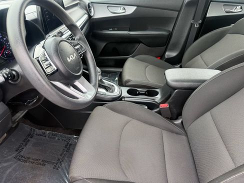 Used 2024 Kia Forte LXS FWD image 13