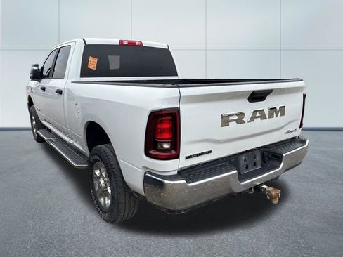 Used 2025 RAM 2500 Big Horn AWD/4WD image 2