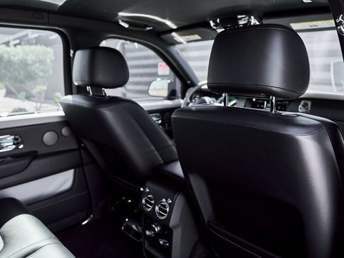 Used 2023 Rolls-Royce Cullinan image 43