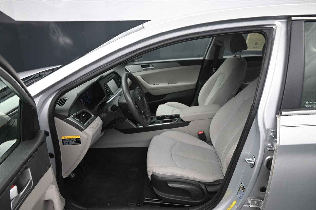 Used 2016 Hyundai Sonata SE FWD image 11