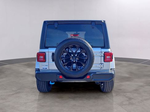 Used 2022 Jeep Wrangler Unlimited Sahara AWD/4WD image 5