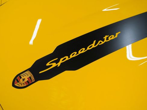 Used 2019 Porsche 911 Speedster RWD image 15