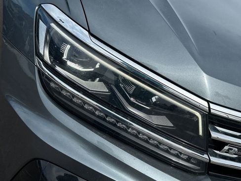 Used 2019 Volkswagen Tiguan SEL Premium R-Line w/ 3rd Row Seat Package image 33