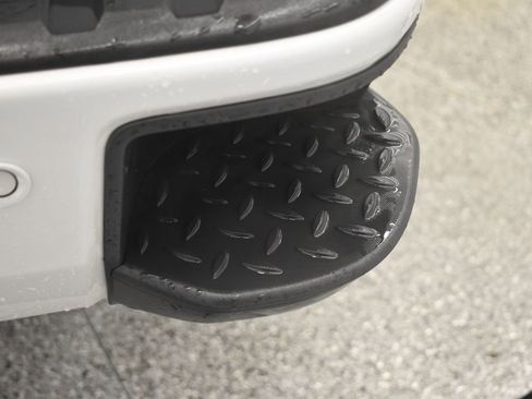 Used 2016 GMC Sierra 1500 Denali w/ Enhanced Driver Alert Package image 18