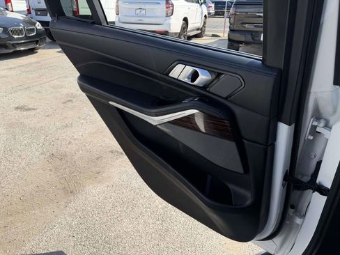 Used 2026 BMW X7 xDrive40i image 18