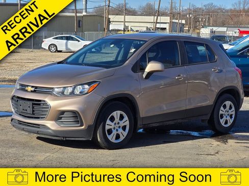 Used 2018 Chevrolet Trax LS image 3