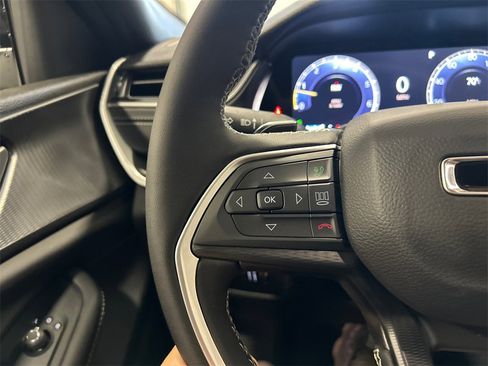 New 2025 Jeep Grand Cherokee L Altitude image 19