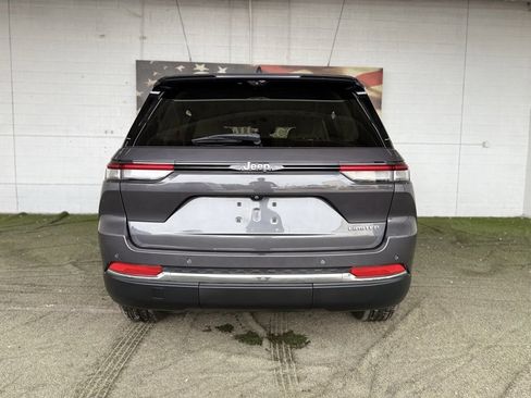 Used 2022 Jeep Grand Cherokee Limited w/ Luxury Tech Group II image 8