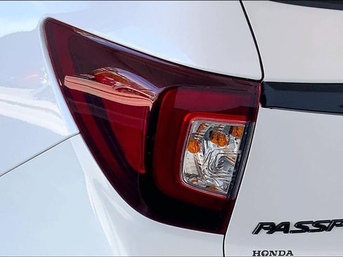 Used 2025 Honda Passport Black Edition image 28