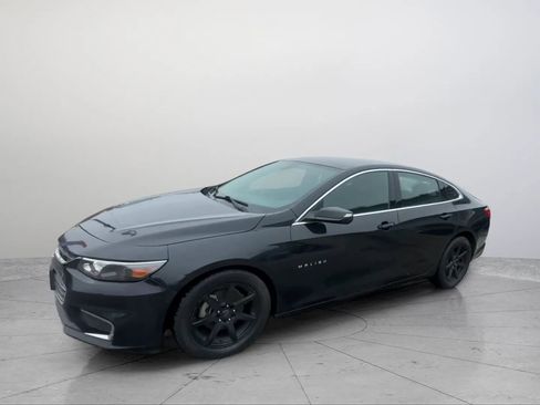 Used 2018 Chevrolet Malibu LT image 1