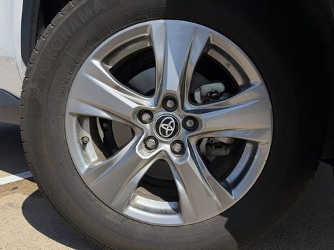 Used 2024 Toyota RAV4 XLE FWD image 10