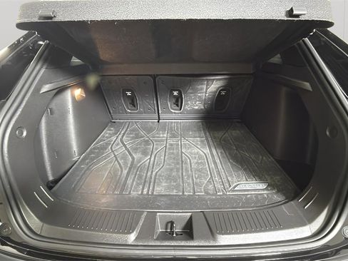 Used 2024 Chevrolet Trax RS w/ Driver Confidence Package image 28