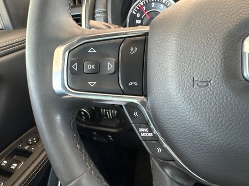 Used 2025 RAM 1500 Laramie AWD/4WD image 29