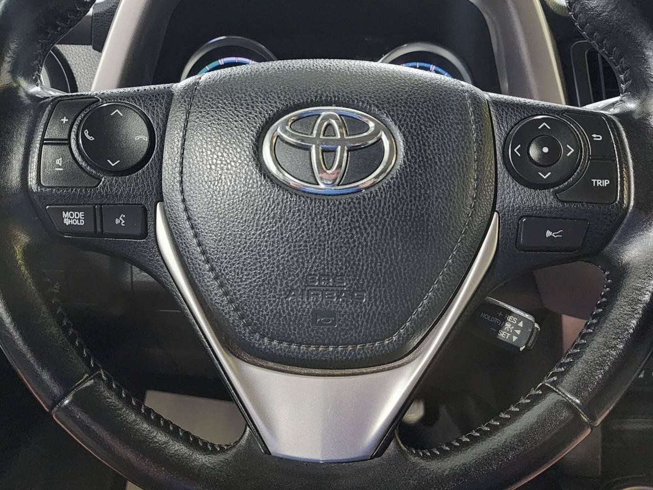 Used 2016 Toyota RAV4 XLE w/ Convenience Package AWD/4WD image 16
