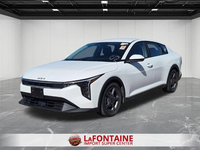 Certified 2025 Kia K4 FWD image 1