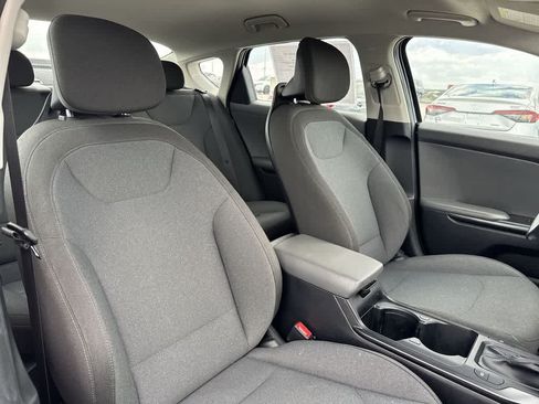 Used 2025 Kia K4 FWD image 26