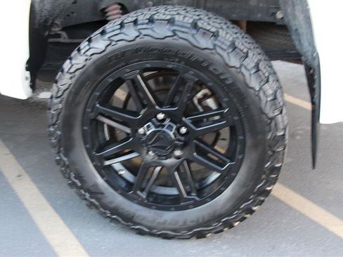 Used 2018 Toyota Tundra SR5 w/ SR5 Upgrade Package image 47