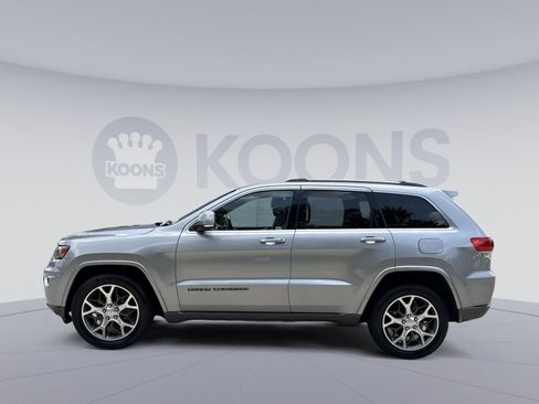 Used 2018 Jeep Grand Cherokee Limited AWD/4WD image 2