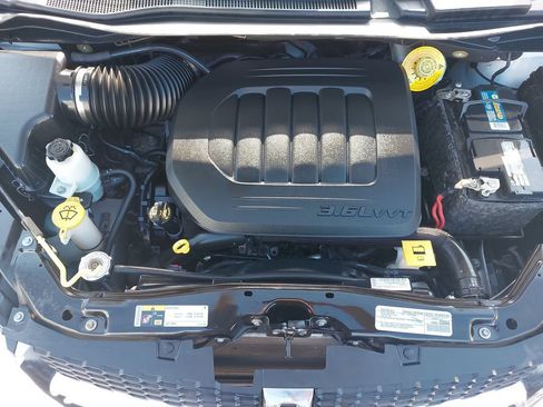 Used 2019 Dodge Grand Caravan SXT FWD image 26