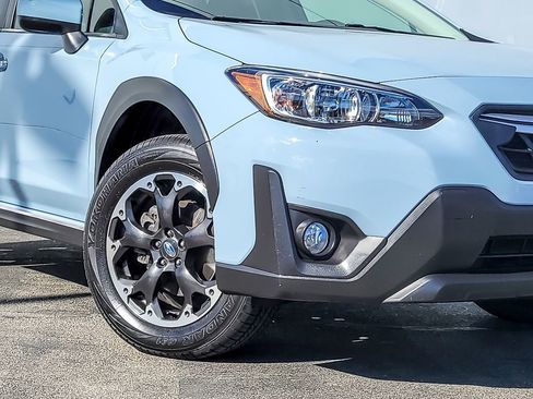 Used 2021 Subaru Crosstrek 2.0i Premium w/ Moonroof Package image 3