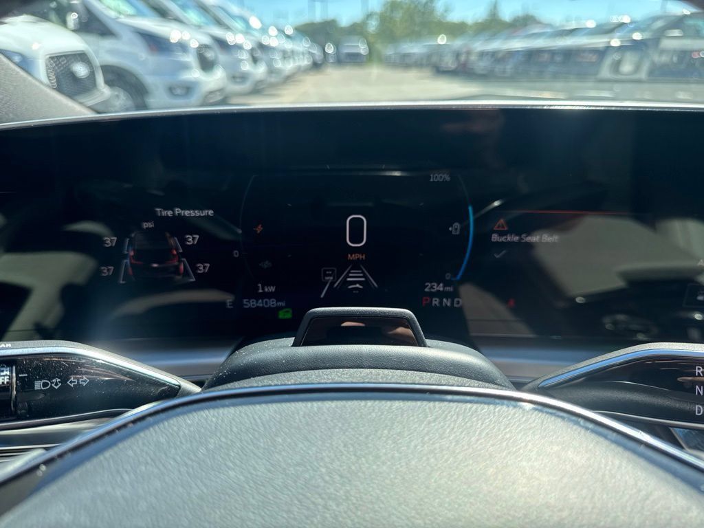 Used 2023 Cadillac Lyriq 2WD image 19