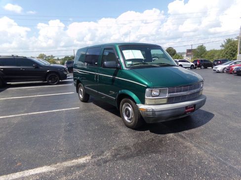 Used 1998 Chevrolet Astro w/ Convenience Group image 5
