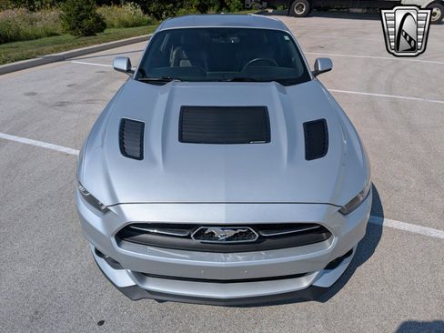 Used 2015 Ford Mustang GT Premium w/ Equipment Group 401A image 8