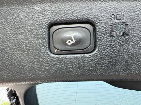 Used 2022 Ford Edge SEL w/ Convenience Package AWD/4WD image 11