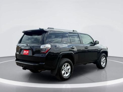 Used 2024 Toyota 4Runner SR5 AWD/4WD image 4
