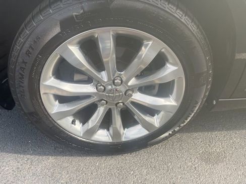 Used 2015 Chrysler 300 Limited w/ Driver Convenience Group image 7