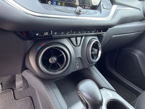 Used 2020 Chevrolet Blazer LT FWD image 14