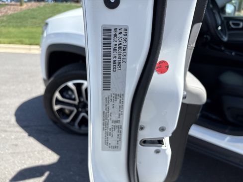 Used 2022 Jeep Compass Limited image 35