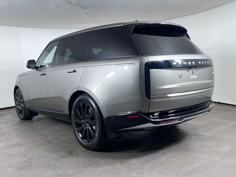 Used 2023 Land Rover Range Rover SE AWD/4WD image 3