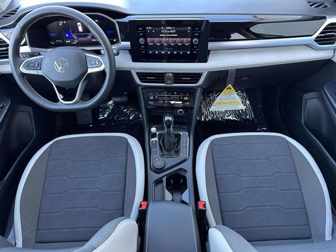 New 2026 Volkswagen Taos SE AWD/4WD image 11