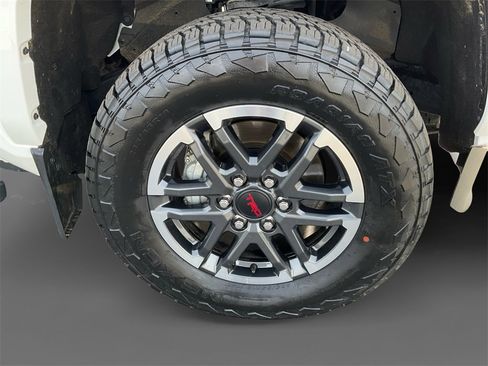 Used 2025 Toyota Tacoma TRD Sport image 14